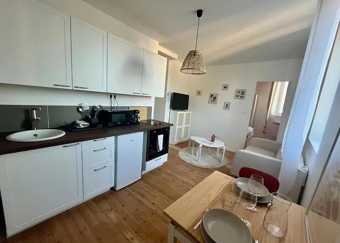 Le Coquelicot Apartment *